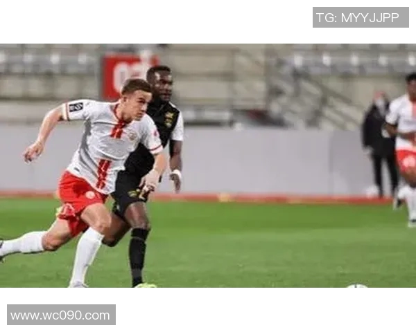 拉瓦勒与第戒的激烈对决揭示足球战术与团队合作的重要性