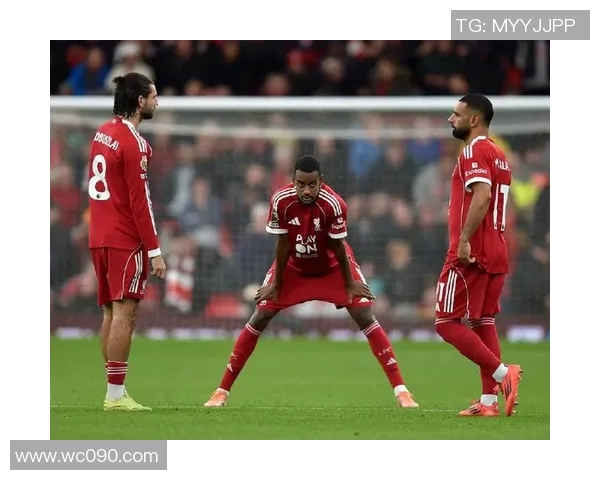 曼联与利物浦激战正酣比分详情揭晓精彩瞬间回顾