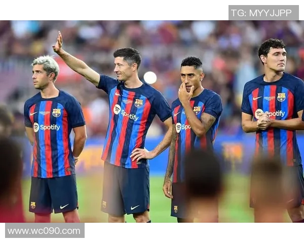 西甲焦点战巴塞罗那迎战比利亚雷亚尔争夺三分荣耀之战